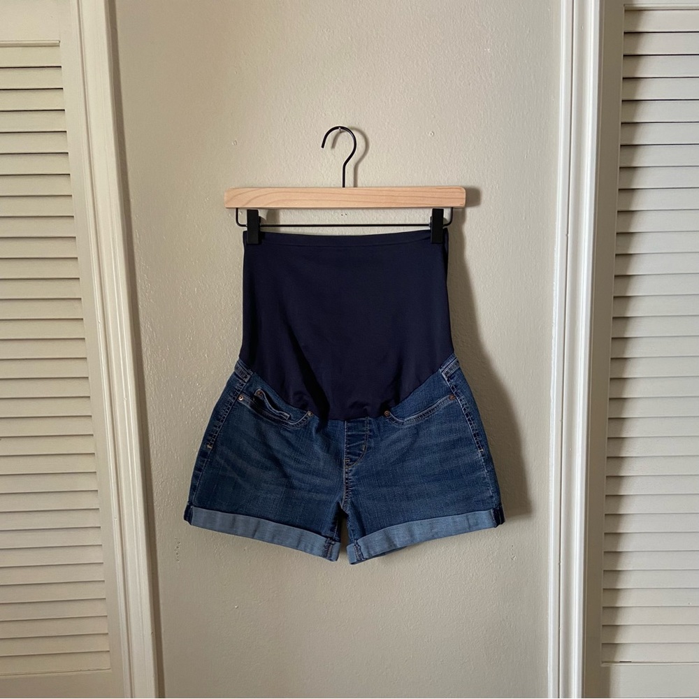 Signature by Levi Strauss Maternity Shorts. Size Small.